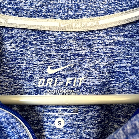 Nike 1/4 Zip, Dry Fit Size Small Blue - Picture 3 of 3